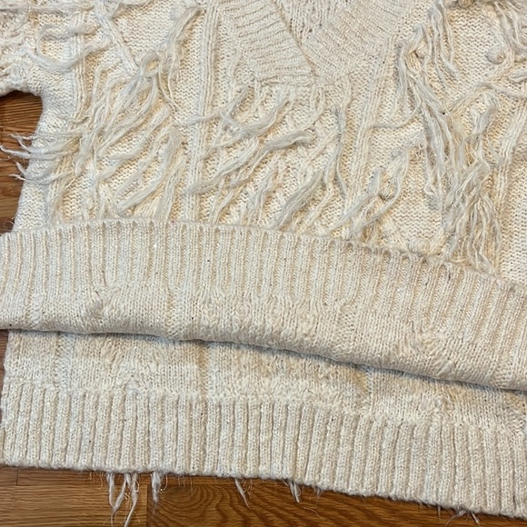 Anthropologie Fringed Pullover Sweater Size Large NWT - Picture 10 of 14